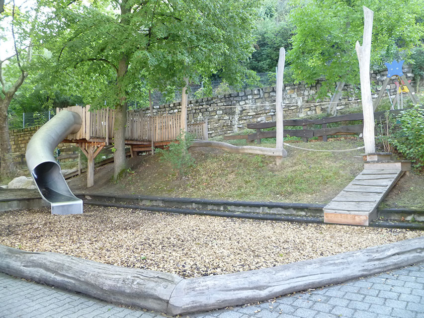 Kita St Laurentius Gartenrutsche 2